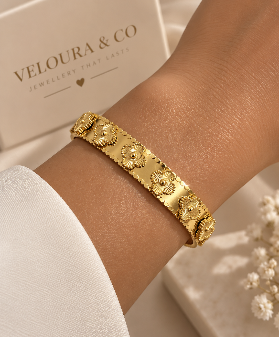 Clover Gold Bangle